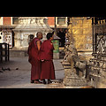 Valle di Kathmandu, Swayambhunath, monaci