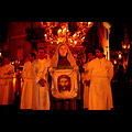 Orte - Processione del Venerdì Santo, la Veronica con in mano l'immagine del volto di Cristo e dietro la bara