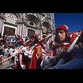 Siena - Palio, corteo storico, paggi della Giraffa al Duomo