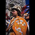 Siena - Palio, corteo storico, paggio vessilifero del Leocorno al Duomo